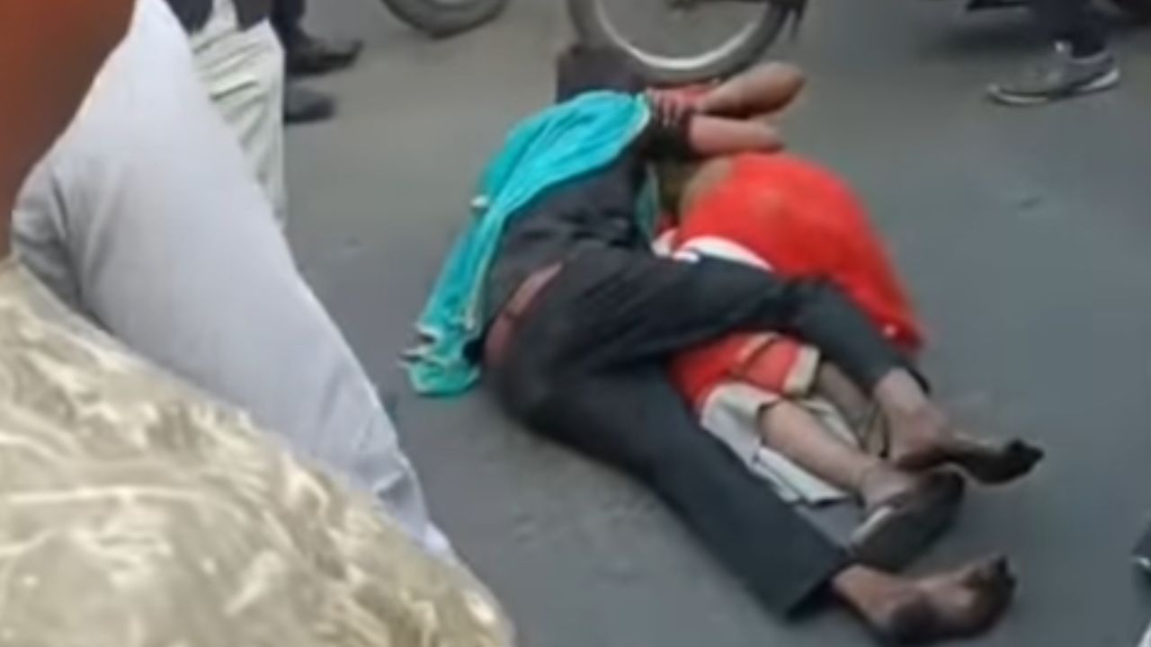 Couple Cause Traffic Jam