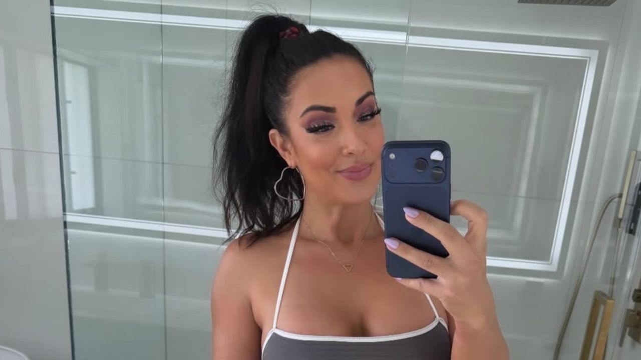OnlyFans Model Courtney Tillia Income Story